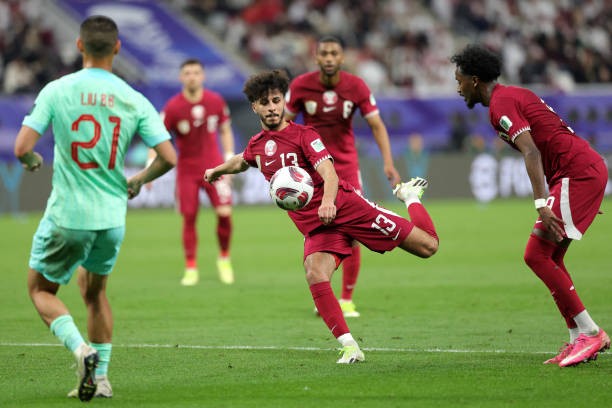 Sự khác biệt trong lối chơi của Trung Quốc vs Qatar